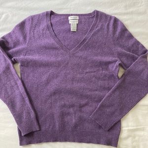 100% cashmere purple v-neck pullover sweater